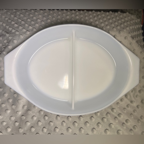 Pyrex Black and White Snowflake Double Sided 1 1/2 Qt Oval Dish with Lid EUC - Picture 5 of 10